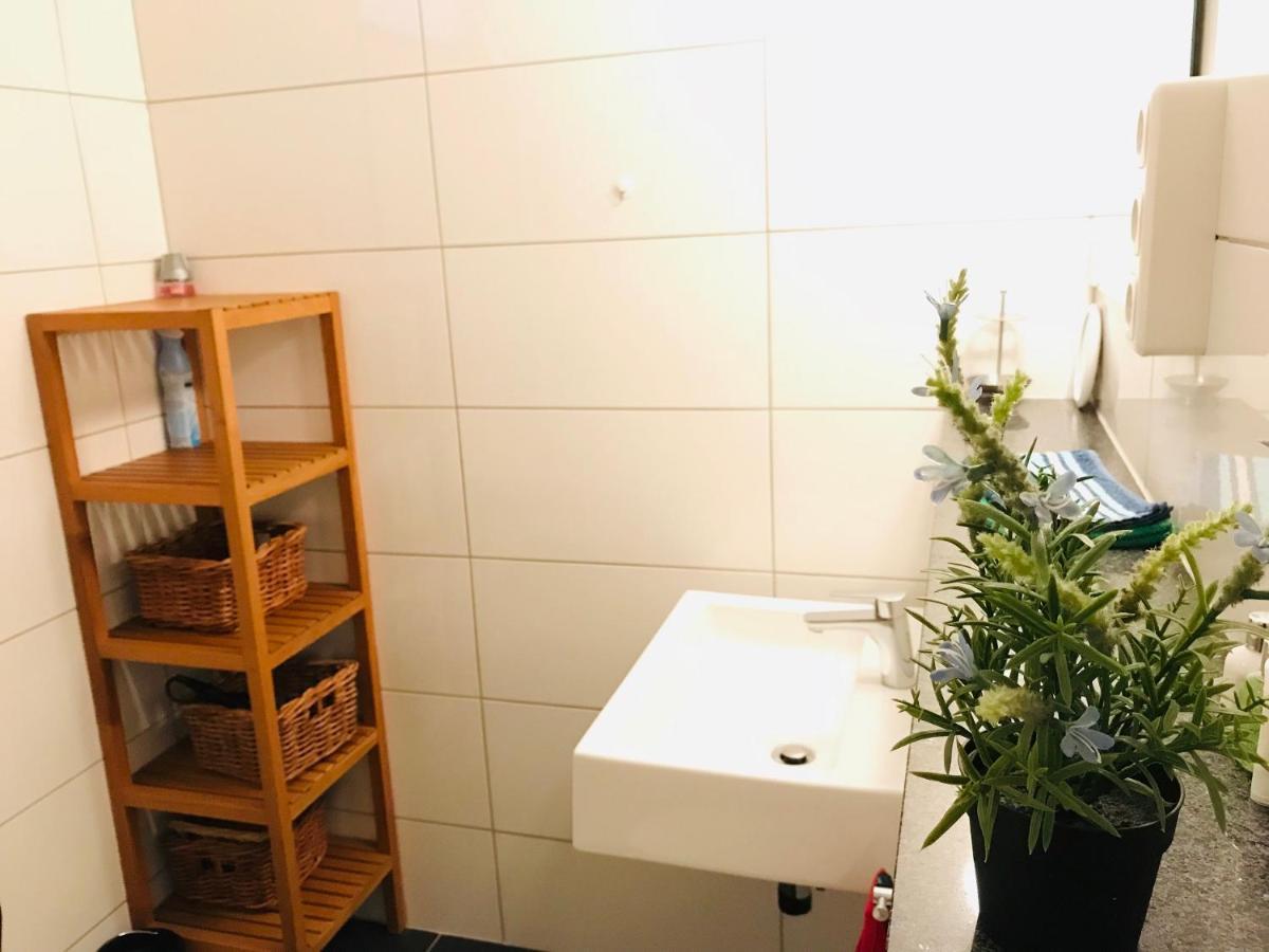 Messe Apartment Koeln West Экстерьер фото