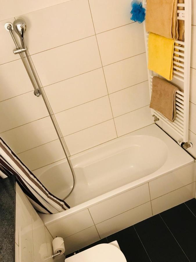 Messe Apartment Koeln West Экстерьер фото