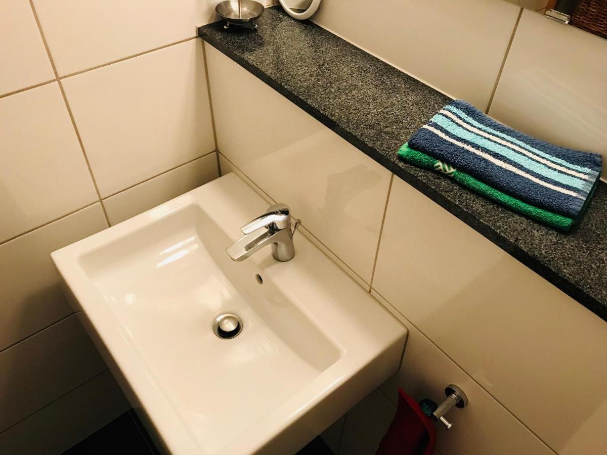 Messe Apartment Koeln West Экстерьер фото