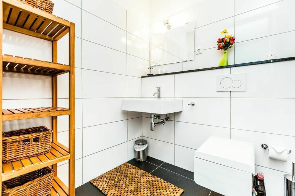 Messe Apartment Koeln West Экстерьер фото
