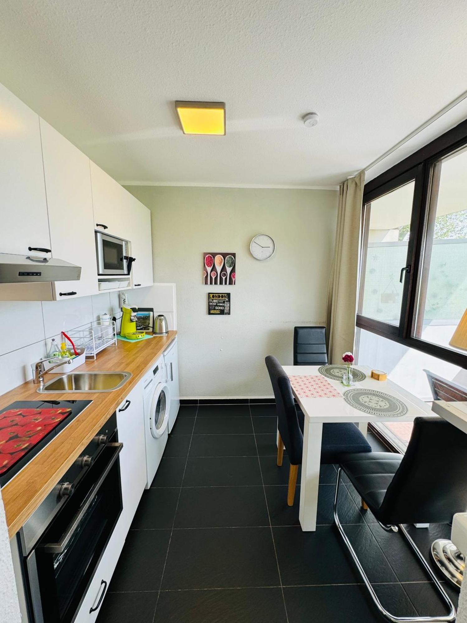 Messe Apartment Koeln West Экстерьер фото